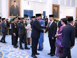 Menhan RI Sjafrie Hadiri Pelantikan Kepala, Wakil Kepala BRIN dan Sumpah Wakil Ketua MA oleh Presiden Prabowo di Istana Negara