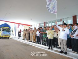 Bentuk Kepedulian Terhadap Korban Bencana Alam, Bupati Batu Bara Lepas Keberangkatan 12 Truk Bantuan