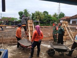 Danramil 1617-02/Mendoyo Tinjau Langsung proyek pembangunan KDKMP pastikan progres Berjalan Lancar