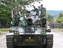 Kunjungi Yonkav 2/TC, Pangdam IV/Diponegoro Beri Arahan Prajurit dan Uji Kemudi Tank AMX-13.