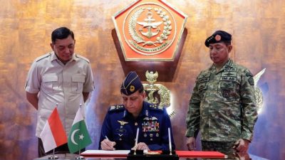 Kementerian Pertahanan dan Kepala Staf AU Pakistan Membahas Penguatan Kerja Sama Strategis