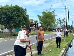 Sambut Ramadhan dengan Bersih-Bersih, Kalapas Labuhan Ruku Pimpin Langsung Gotong Royong Lingkungan hingga Musholla