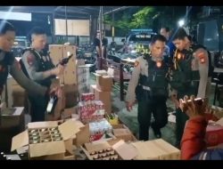 Polrestabes Makassar Sita 3.200 Botol Miras Ilegal, Dua Toko Dijaring Termasuk di Jalan Kandea