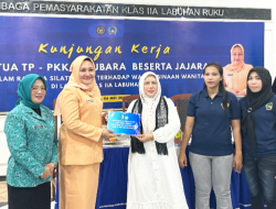 Dukung Kemandirian Warga Binaan, Ketua TP PKK Kabupaten Batu Bara Serahkan Alat Tenun Di Lapas Labuhan Ruku 