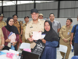 Pastikan Pelayanan Publik Hadir hingga ke Desa, Wabup Syafrizal Tinjau Langsung Pelaksanaan Program Berlayar