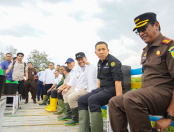 Bupati Batu Bara Pimpin Penanaman Mangrove dan Tinjau Pembangunan Kawasan Nelayan Modern