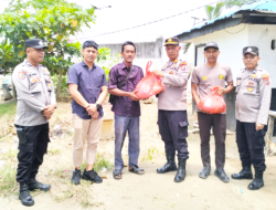 Jumat Berkah HUT Bhayangkara ke-80, Polsek Lima Puluh Tebar Kepedulian untuk Mitra Masyarakat