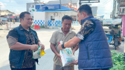 Jumat Berkah Satreskrim Batu Bara, Tebar Kepedulian untuk Kaum Dhuafa dan Pengurus Masjid