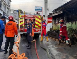 Pertamini di Ungaran Timur Terbakar Saat Pengisian BBM, Dua Motor Hangus, Pemilik Alami Luka Bakar