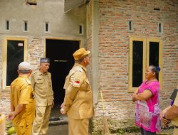Bupati Batu Bara Tinjau Bantuan Stimulan Pembangunan Rumah Pascabencana di Desa Sentang