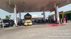 Truk Misterius Isi Solar Bersubsidi di SPBU Mandiraja Wetan, Dugaan Pelat Tak Sesuai Jadi Sorotan
