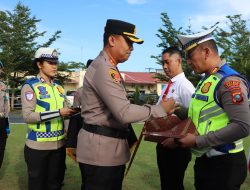 Kapolres Batu Bara Berikan Penghargaan kepada 38 Personel Berprestasi
